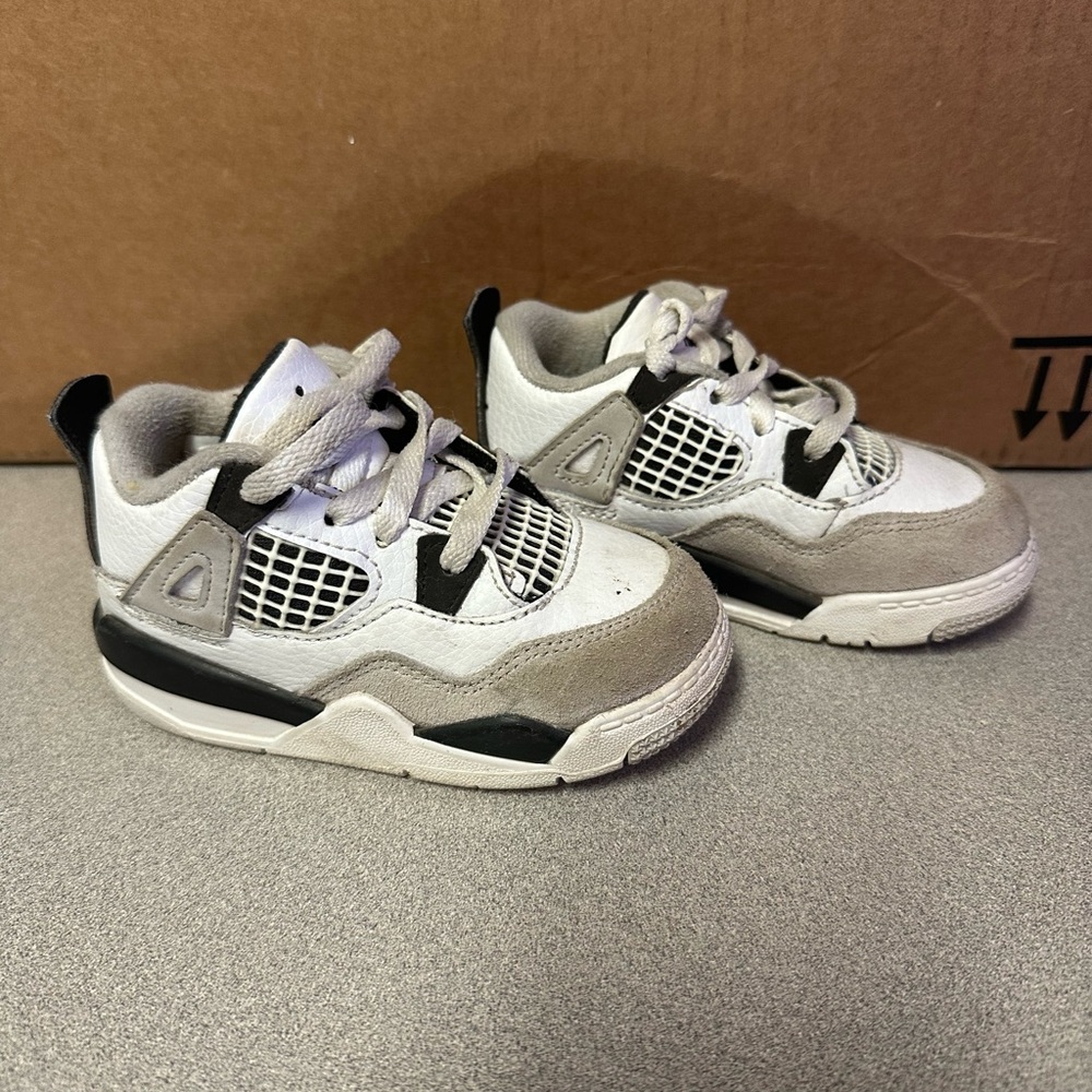 Toddler Jordans size 7